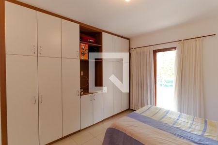 Casa à venda com 180m², 3 quartos e 5 vagasSuíte