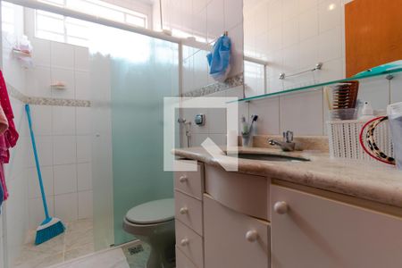 Casa à venda com 180m², 3 quartos e 5 vagasBanheiro 01