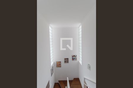 Casa à venda com 180m², 3 quartos e 5 vagasEscada