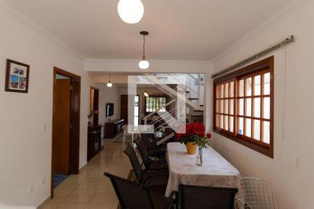 Casa à venda com 180m², 3 quartos e 5 vagasSalas