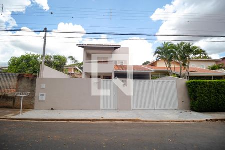 Casa à venda com 180m², 3 quartos e 5 vagasFachada