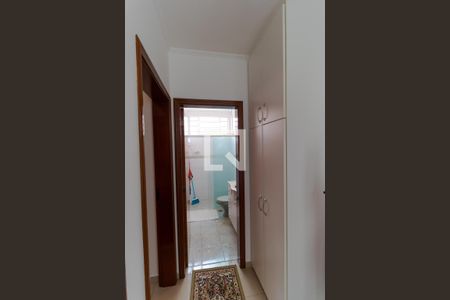 Casa à venda com 180m², 3 quartos e 5 vagasCorredor