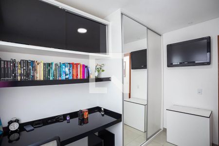 Quarto 1 de apartamento à venda com 3 quartos, 170m² em Santa Amélia, Belo Horizonte
