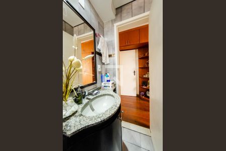 Apartamento à venda com 170m², 3 quartos e 2 vagas Apartamento à venda com 170m², 3 quartos e 2 vagasBanheiro suíte