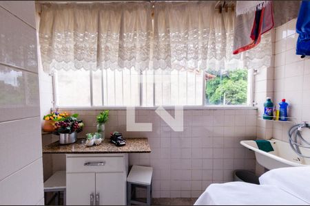 Apartamento à venda com 170m², 3 quartos e 2 vagas Apartamento à venda com 170m², 3 quartos e 2 vagasÁrea de serviço