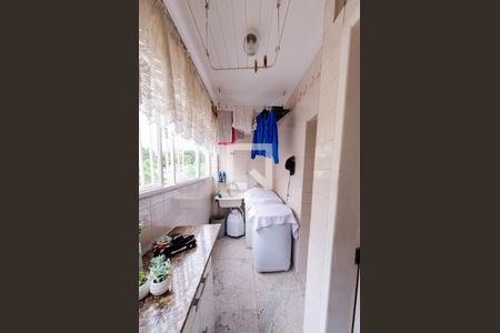 Apartamento à venda com 170m², 3 quartos e 2 vagas Apartamento à venda com 170m², 3 quartos e 2 vagasÁrea de serviço