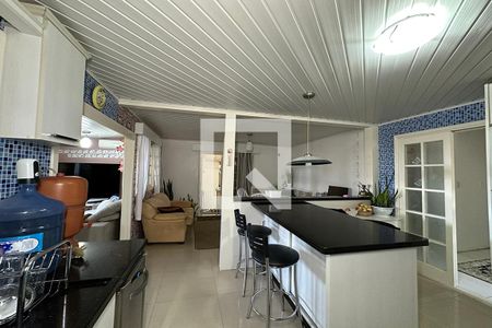 Casa à venda com 140m², 3 quartos e 2 vagasCozinha
