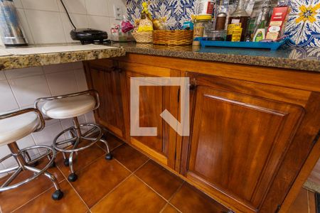 Apartamento para alugar com 307m², 4 quartos e 2 vagas Apartamento para alugar com 307m², 4 quartos e 2 vagasArmário da Cozinha