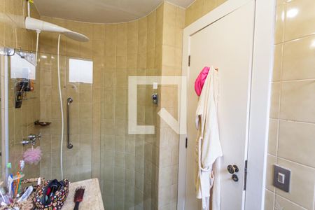 Apartamento para alugar com 307m², 4 quartos e 2 vagas Apartamento para alugar com 307m², 4 quartos e 2 vagasBanheiro da Suíte 2