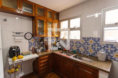 Apartamento para alugar com 307m², 4 quartos e 2 vagas Apartamento para alugar com 307m², 4 quartos e 2 vagasCozinha