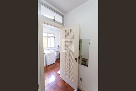 Apartamento para alugar com 307m², 4 quartos e 2 vagas Apartamento para alugar com 307m², 4 quartos e 2 vagasQuarto de Serviço