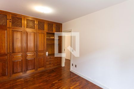 Apartamento para alugar com 307m², 4 quartos e 2 vagas Apartamento para alugar com 307m², 4 quartos e 2 vagasSala 3