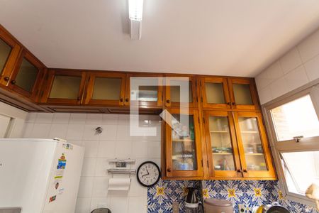 Apartamento para alugar com 307m², 4 quartos e 2 vagas Apartamento para alugar com 307m², 4 quartos e 2 vagasArmário da Cozinha