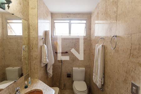 Apartamento para alugar com 307m², 4 quartos e 2 vagas Apartamento para alugar com 307m², 4 quartos e 2 vagasBanheiro da Suíte 1