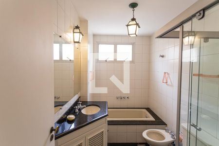 Apartamento para alugar com 307m², 4 quartos e 2 vagas Apartamento para alugar com 307m², 4 quartos e 2 vagasBanheiro Social