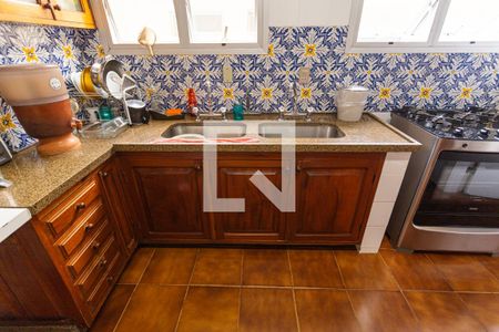 Apartamento para alugar com 307m², 4 quartos e 2 vagas Apartamento para alugar com 307m², 4 quartos e 2 vagasArmário da Cozinha