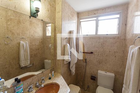 Apartamento para alugar com 307m², 4 quartos e 2 vagas Apartamento para alugar com 307m², 4 quartos e 2 vagasBanheiro da Suíte 1