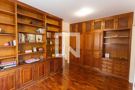 Apartamento para alugar com 307m², 4 quartos e 2 vagas Apartamento para alugar com 307m², 4 quartos e 2 vagasSala 3