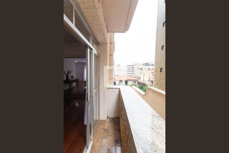 Apartamento para alugar com 307m², 4 quartos e 2 vagas Apartamento para alugar com 307m², 4 quartos e 2 vagasVaranda da Sala 2