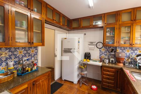 Apartamento para alugar com 307m², 4 quartos e 2 vagas Apartamento para alugar com 307m², 4 quartos e 2 vagasCozinha