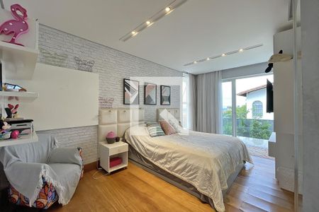 Casa à venda com 600m², 4 quartos e 4 vagasSuíte 2