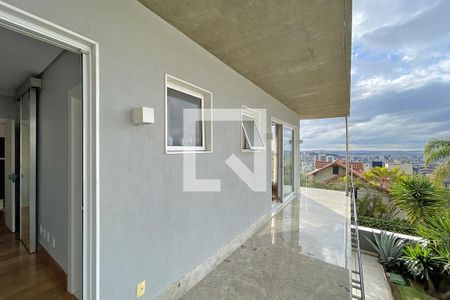 Casa à venda com 600m², 4 quartos e 4 vagasVaranda da Suíte 3