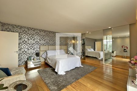 Casa à venda com 600m², 4 quartos e 4 vagasSuíte Master