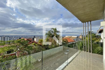 Casa à venda com 600m², 4 quartos e 4 vagasVaranda da Suíte 2