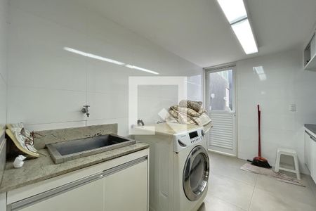 Casa à venda com 600m², 4 quartos e 4 vagasÁrea de serviço