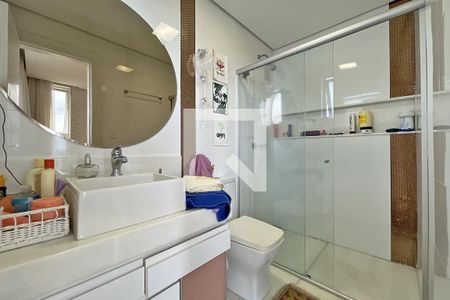 Casa à venda com 600m², 4 quartos e 4 vagasBanheiro da Suíte 2