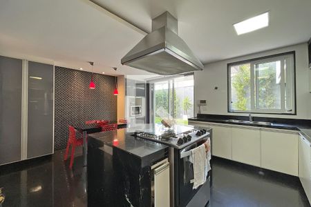 Casa à venda com 600m², 4 quartos e 4 vagasCozinha