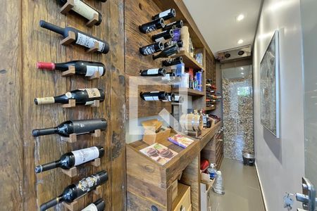 Casa à venda com 600m², 4 quartos e 4 vagasAdega