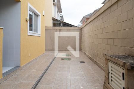 Casa à venda com 220m², 4 quartos e 3 vagas Casa à venda com 220m², 4 quartos e 3 vagasQuintal