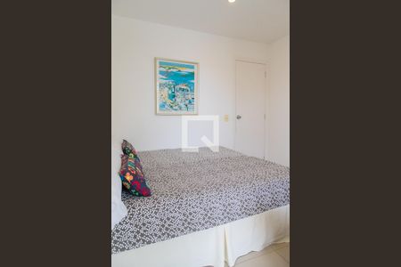 Casa à venda com 220m², 4 quartos e 3 vagas Casa à venda com 220m², 4 quartos e 3 vagasQuarto 1