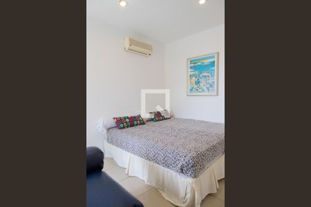 Casa à venda com 220m², 4 quartos e 3 vagas Casa à venda com 220m², 4 quartos e 3 vagasQuarto 1