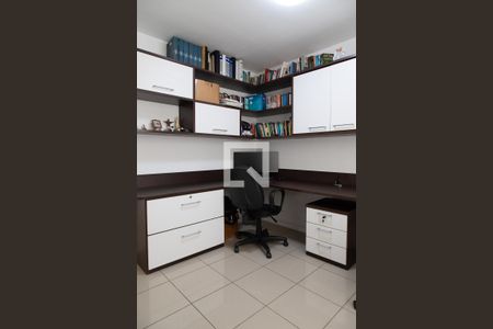 Casa à venda com 220m², 4 quartos e 3 vagas Casa à venda com 220m², 4 quartos e 3 vagasQuarto 2