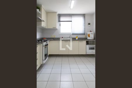 Casa à venda com 220m², 4 quartos e 3 vagas Casa à venda com 220m², 4 quartos e 3 vagasCozinha