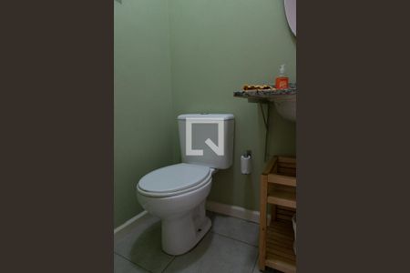 Casa à venda com 220m², 4 quartos e 3 vagas Casa à venda com 220m², 4 quartos e 3 vagasLavabo