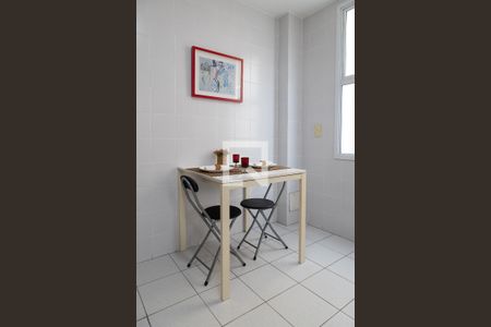 Casa à venda com 220m², 4 quartos e 3 vagas Casa à venda com 220m², 4 quartos e 3 vagasCozinha