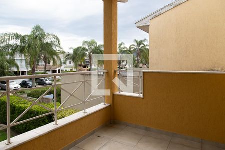 Casa à venda com 220m², 4 quartos e 3 vagas Casa à venda com 220m², 4 quartos e 3 vagasVaranda do quarto 1