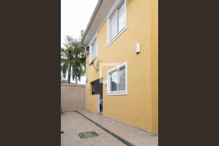 Casa à venda com 220m², 4 quartos e 3 vagas Casa à venda com 220m², 4 quartos e 3 vagasQuintal