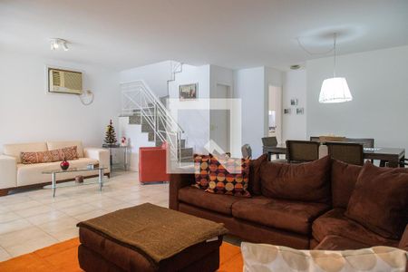 Sala de casa para alugar com 4 quartos, 220m² em Recreio dos Bandeirantes, Rio de Janeiro