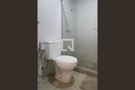 Casa à venda com 220m², 4 quartos e 3 vagas Casa à venda com 220m², 4 quartos e 3 vagasBanheiro da suíte 2