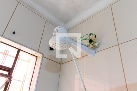 Casa à venda com 143m², 4 quartos e 2 vagasChuveiro