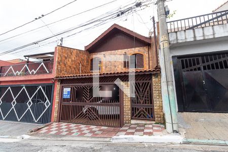 Casa à venda com 143m², 4 quartos e 2 vagasFachada