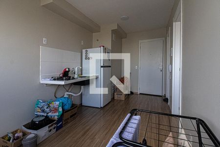 sala e cozinha compartilhadas de apartamento à venda com 1 quarto, 24m² em Jardim Santa Emília, São Paulo