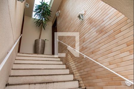 Casa para alugar com 202m², 3 quartos e 4 vagas Casa para alugar com 202m², 3 quartos e 4 vagasHall