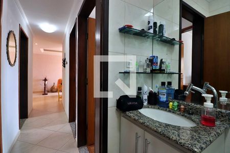 Apartamento à venda com 200m², 3 quartos e 2 vagasBanheiro Social