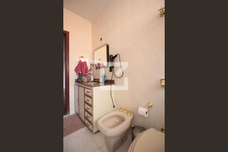 Casa à venda com 285m², 4 quartos e 4 vagasBanheiro 