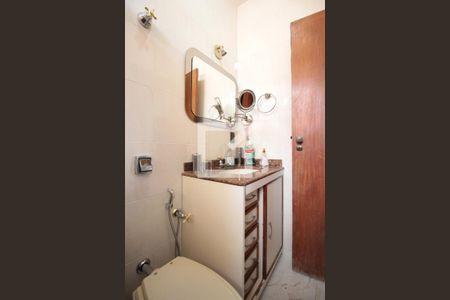 Casa à venda com 285m², 4 quartos e 4 vagasSuíte banheiro 